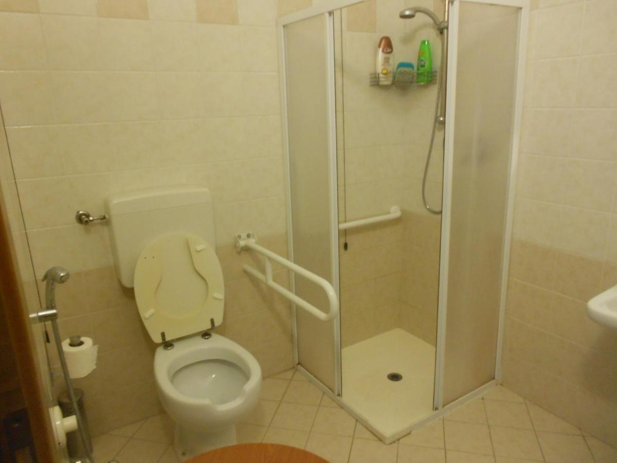 Residence Il Rampicante Monticelli Terme Pokoj fotografie